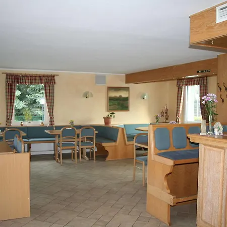 Konukevi Gaestehaus Kaiserkrone 3*